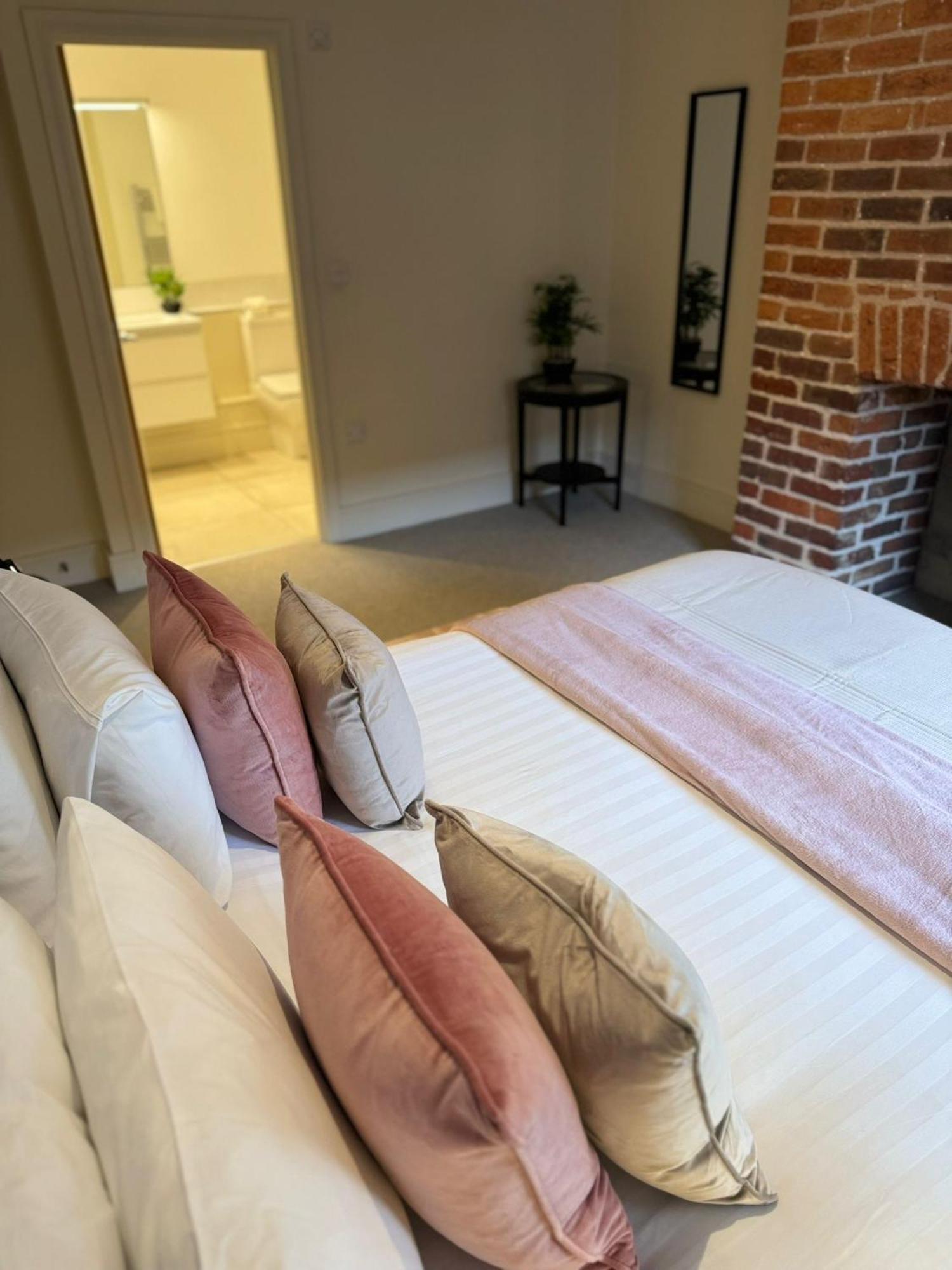 Osbourne House Pink 2 Bed, 2 And Half Bath Birmingham Exterior foto