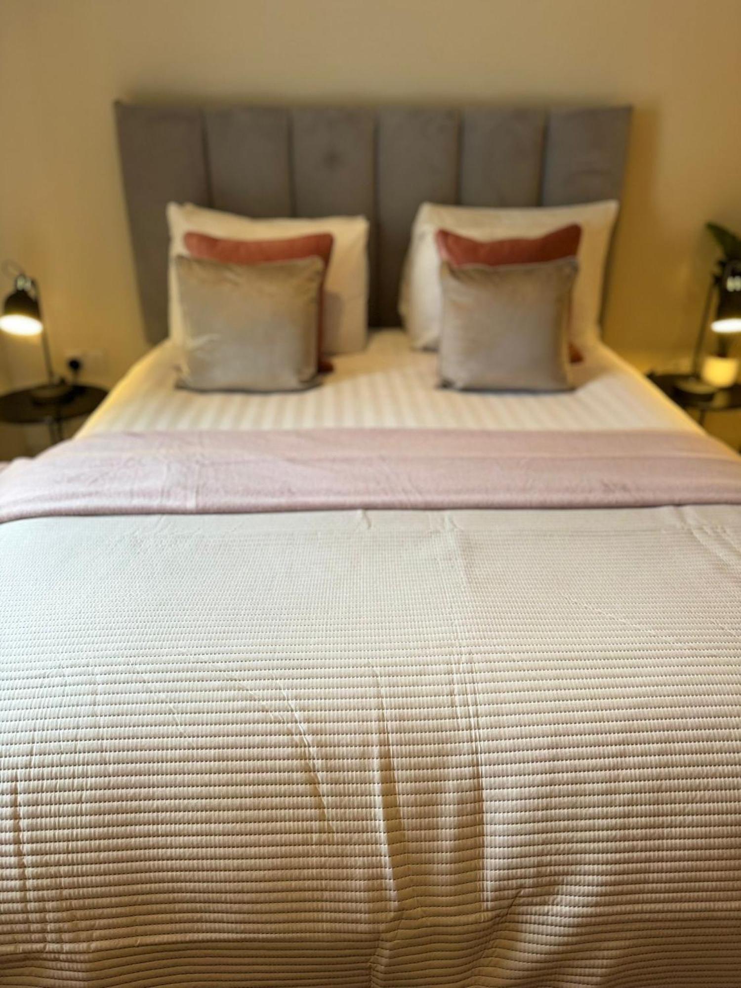Osbourne House Pink 2 Bed, 2 And Half Bath Birmingham Exterior foto